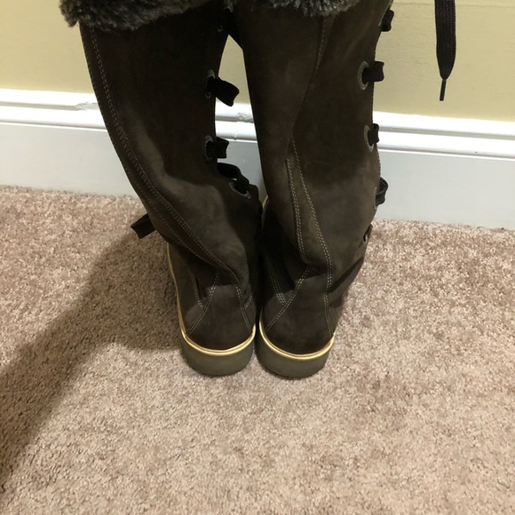 Boots - Picture 4 of 5